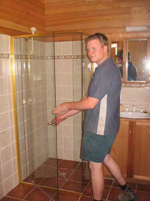 matt cleaning glass